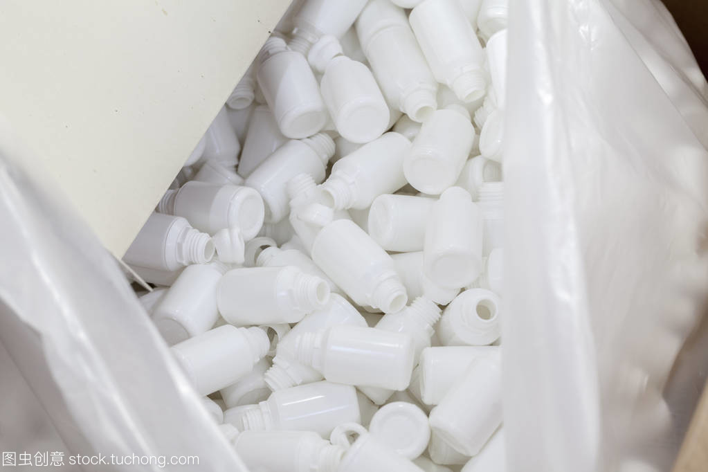 塑料制品在包里